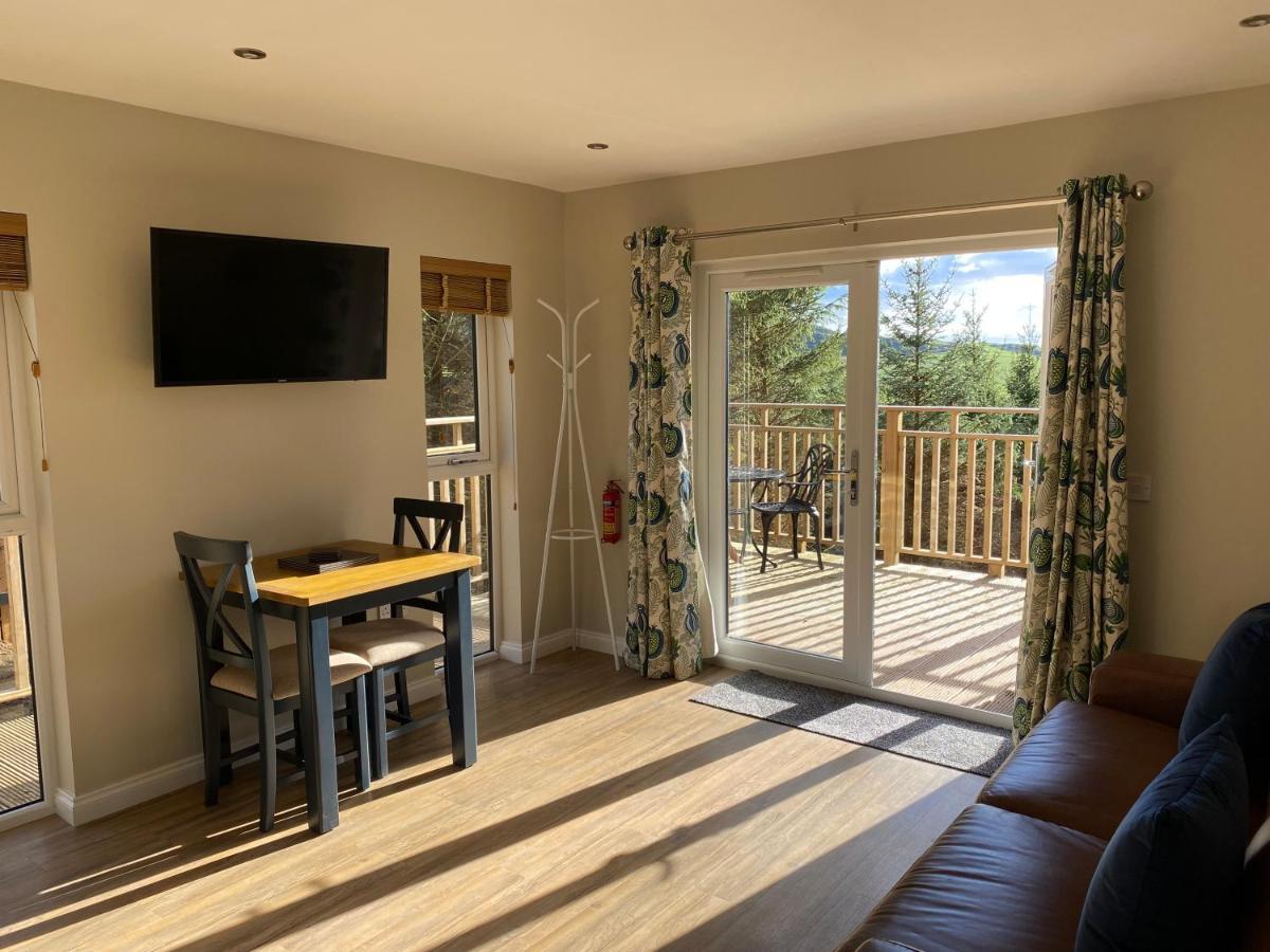 Acorn Lodge With Hot Tub Cupar Exterior photo